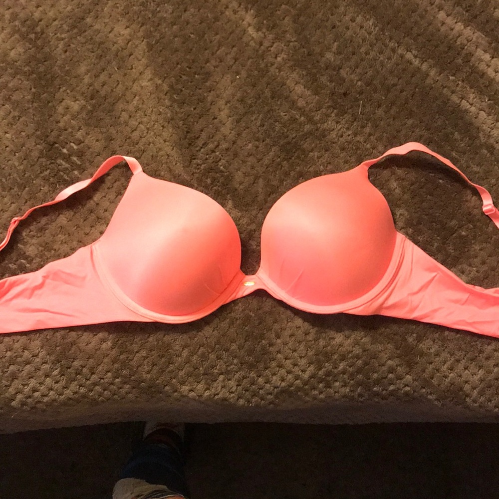 Victoria’s Secret 38 C bra